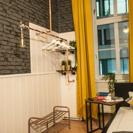Urban Budget Hotel- Unique Boutique Hotel On Best Location