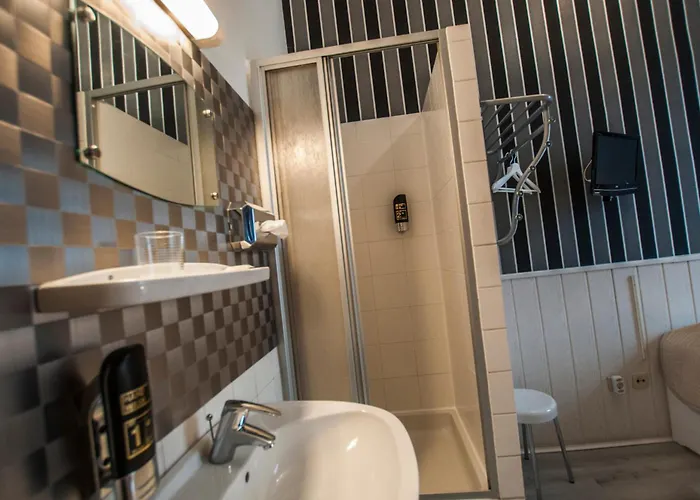 Urban Budget Hotel- Unique Boutique On Location *