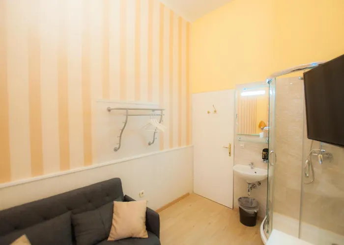 Urban Budget Hotel- Unique Boutique On Location